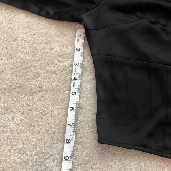 Abercrombie And Fitch Cropped Stretchy Stain Fabric Black Long Sleeve Top Size M - Picture 3 of 10